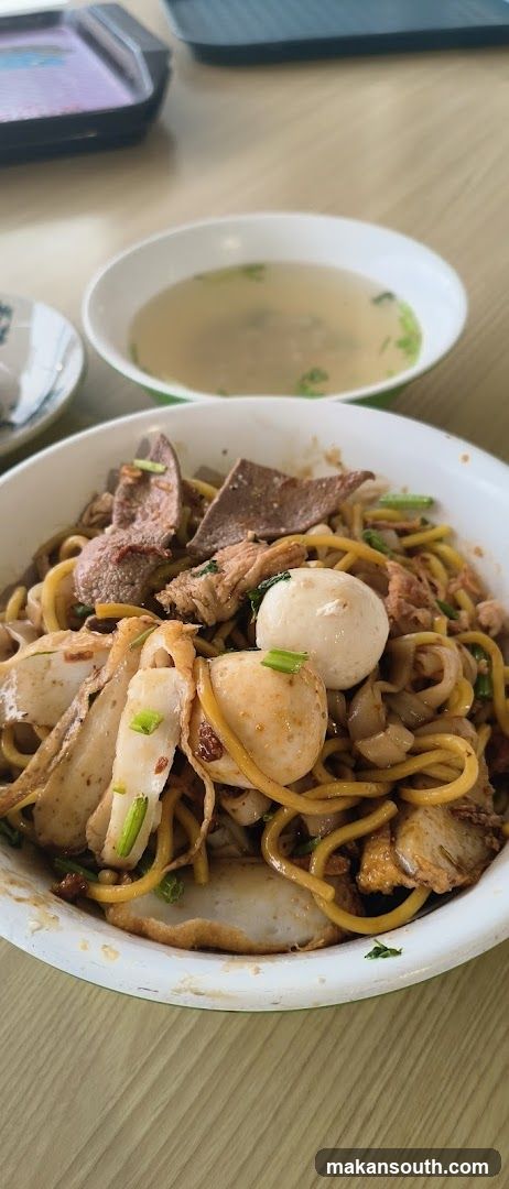 Noodles with Meat and Fish Balls