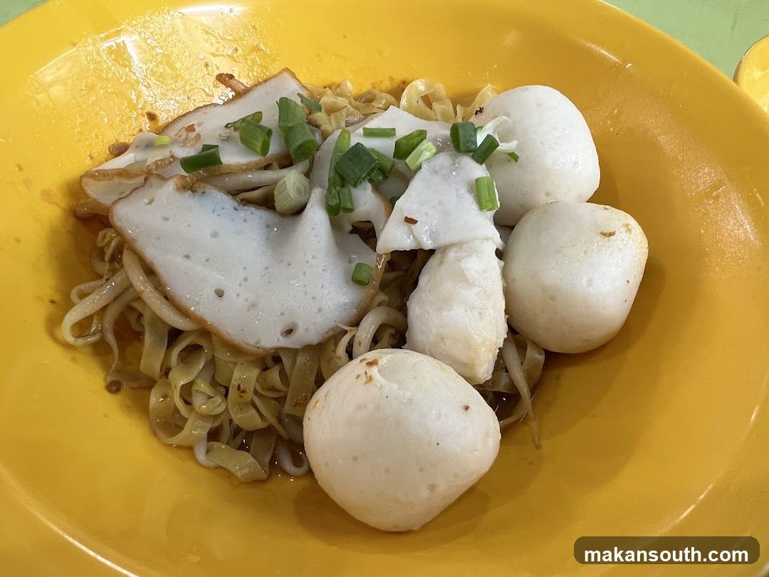 Noodles with Fish Balls and Slices