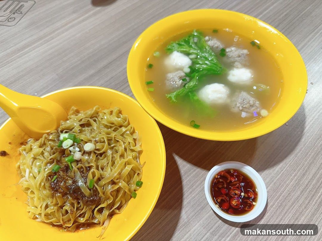 Noodles with Soup and Chili