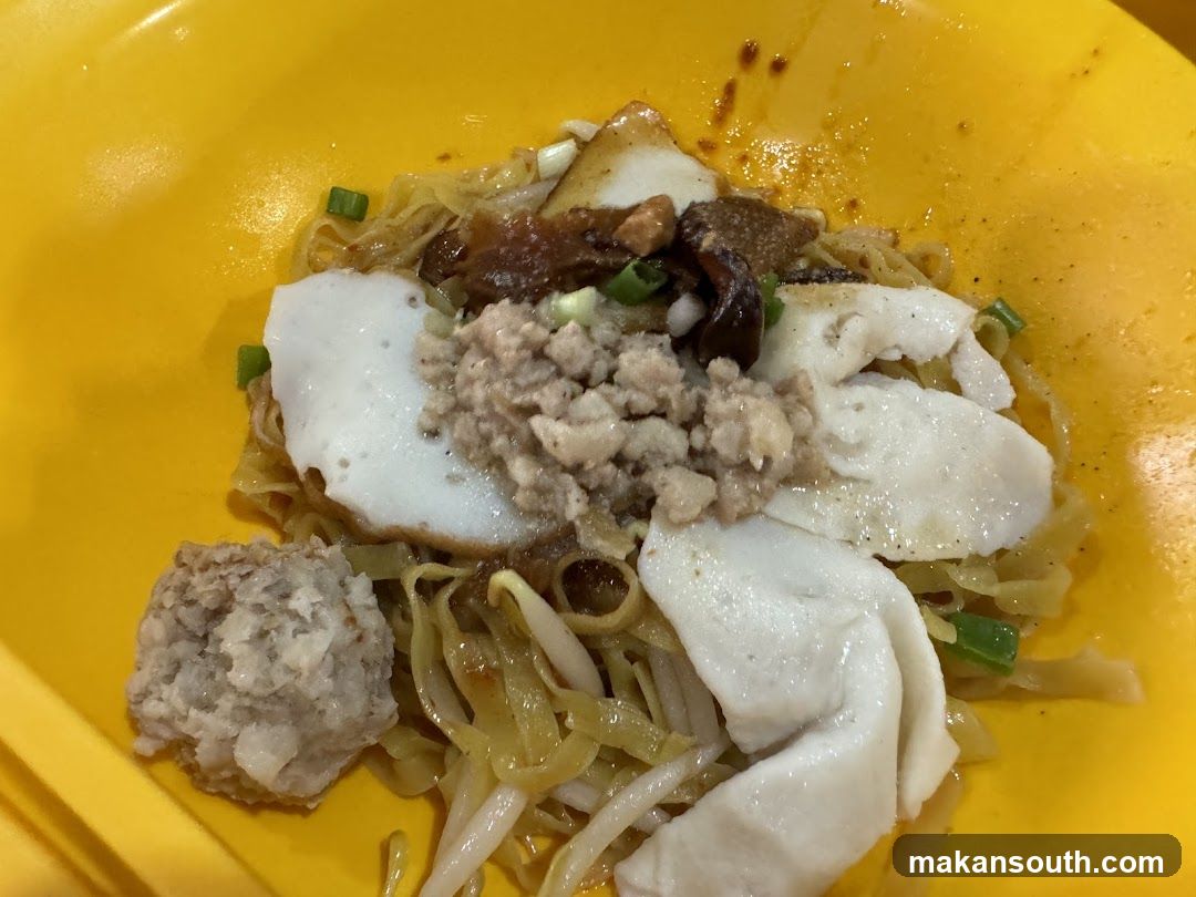 Noodles with Fish Slices and Minced Meat