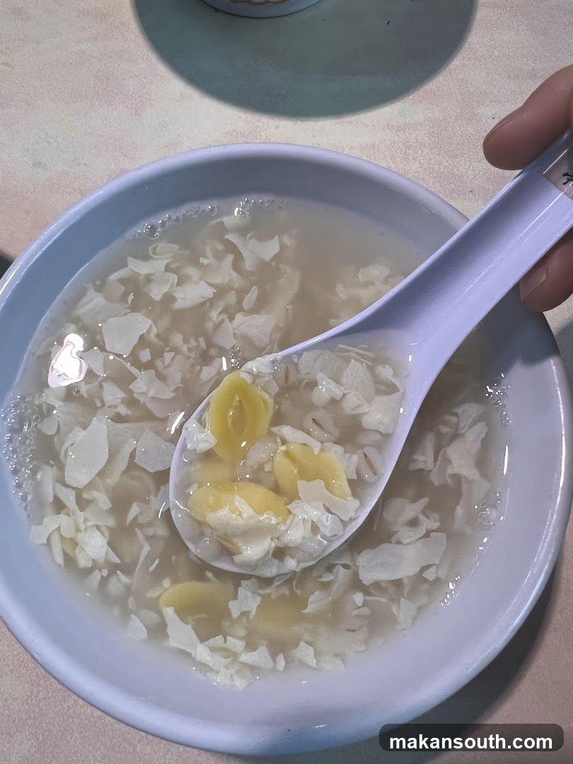 Dessert Soup with Lotus Seeds