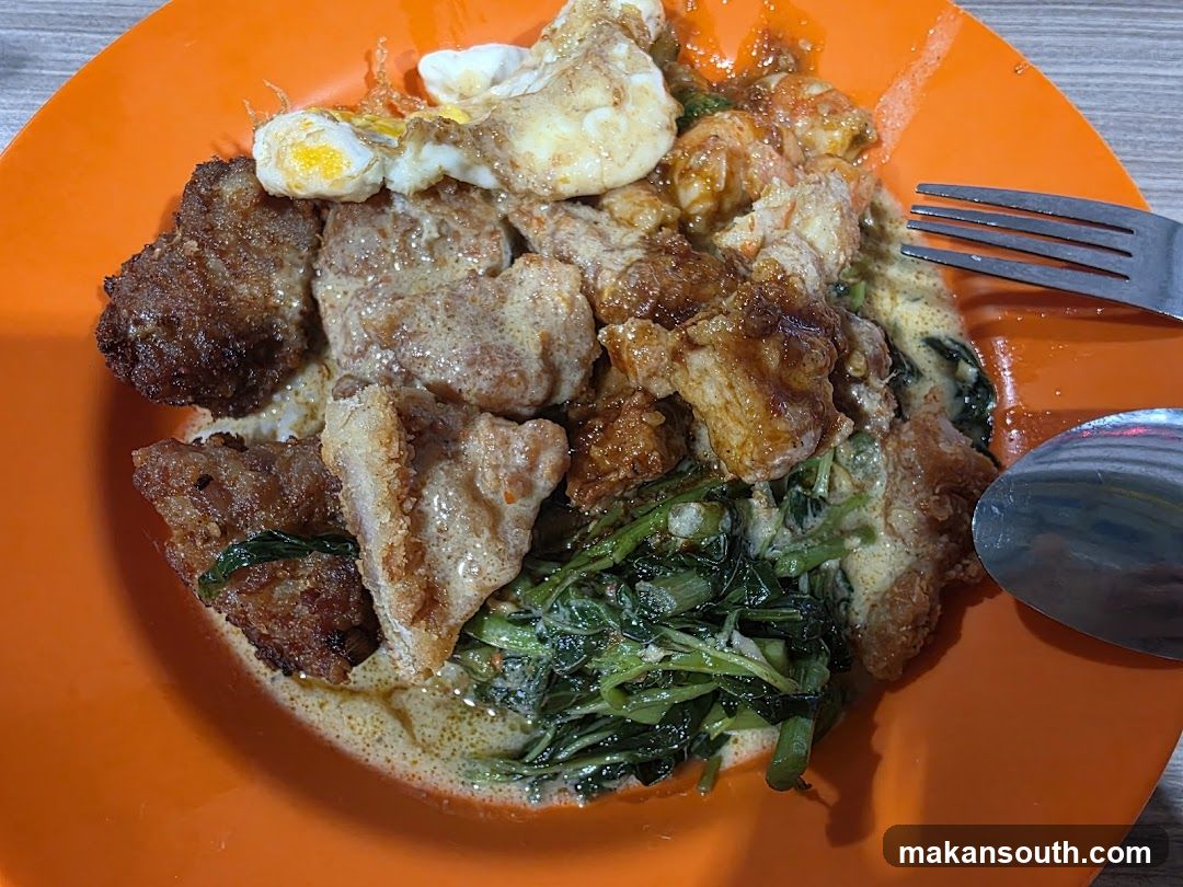 Fried Meat and Vegetables with Egg