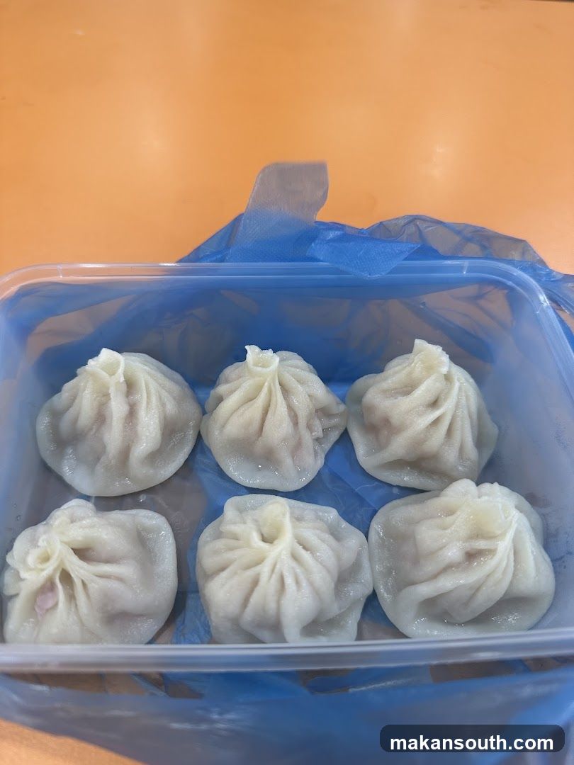 Shang Hai Xia Mian Xiao Long Bao 钱多多上海虾面小笼包