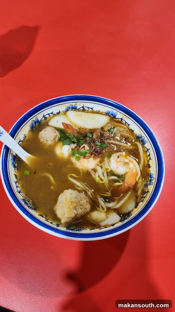 Noodle Soup with Shrimp and Meatballs