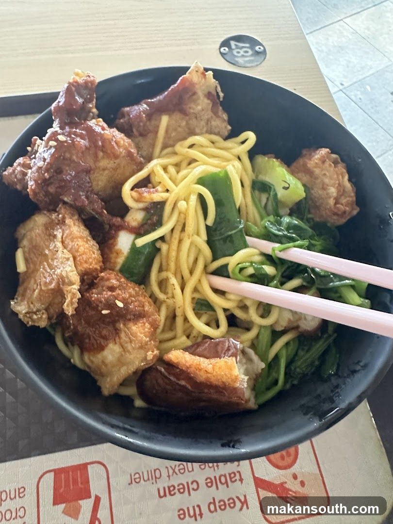 Noodles with Fried Chicken and Vegetables