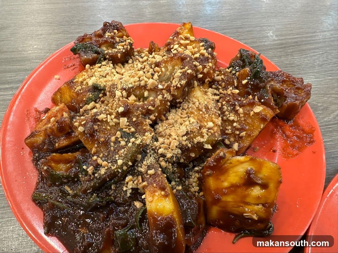 Rojak dish with peanuts