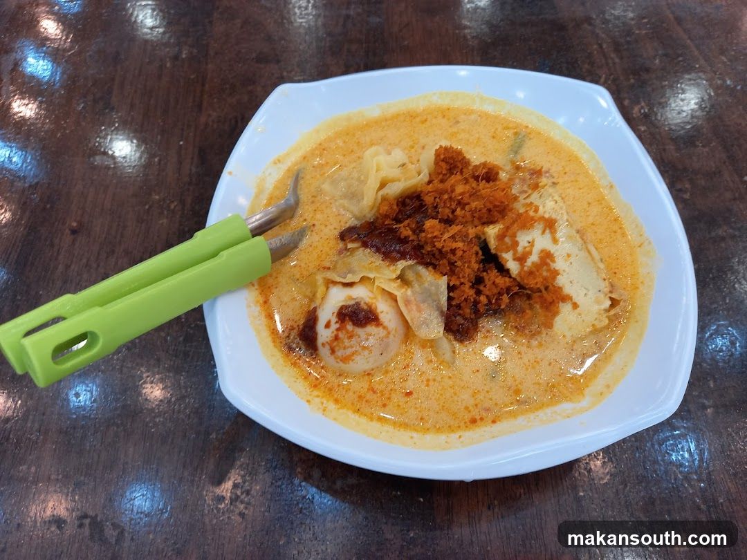 Lontong Dish