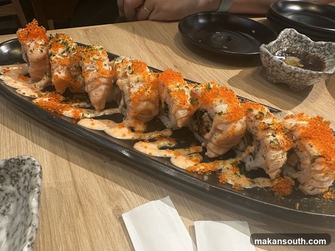 Salmon Sushi Roll