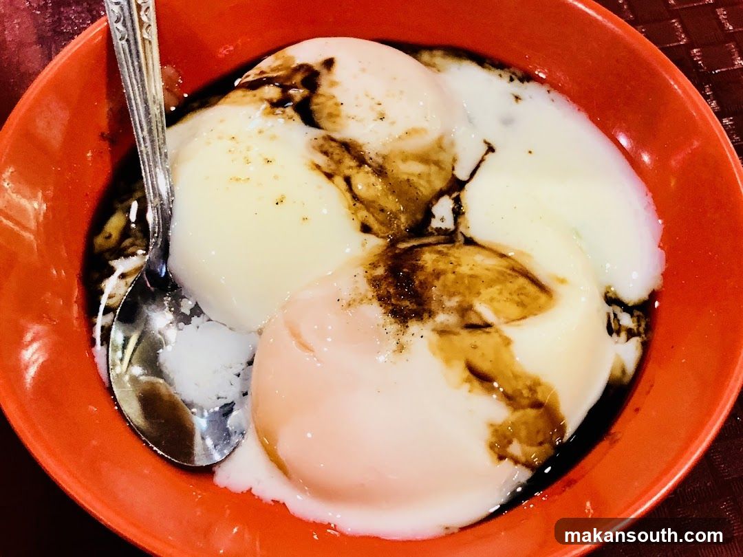Soft-boiled eggs with soy sauce