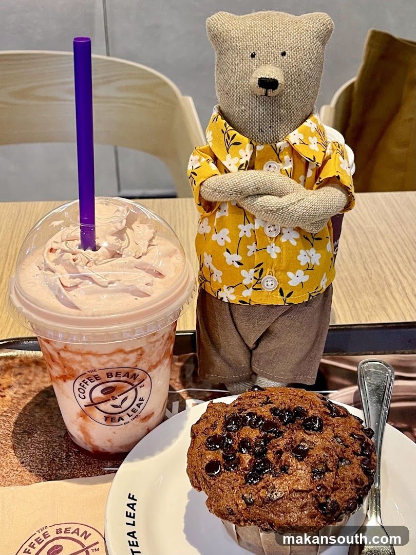 Coffee Bean & Tea Leaf Drink and Muffin