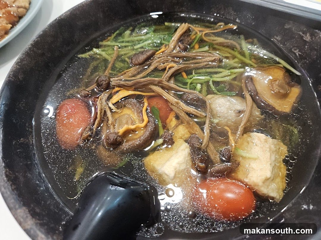 Soup with Tofu and Mushrooms