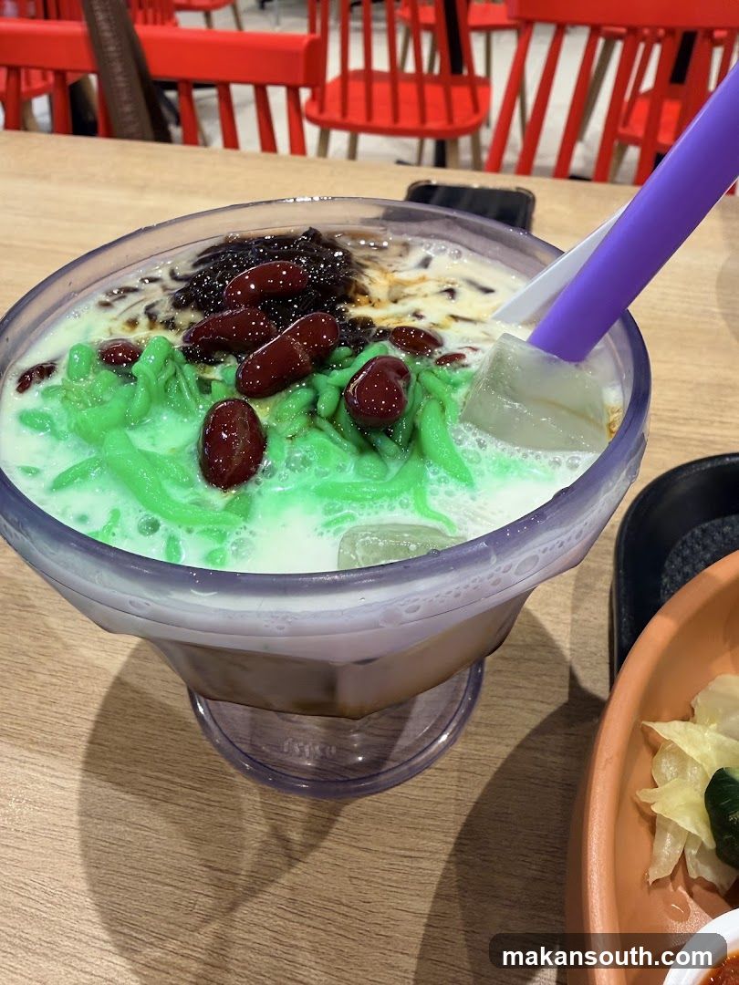 Dessert with Red Beans and Green Noodles
