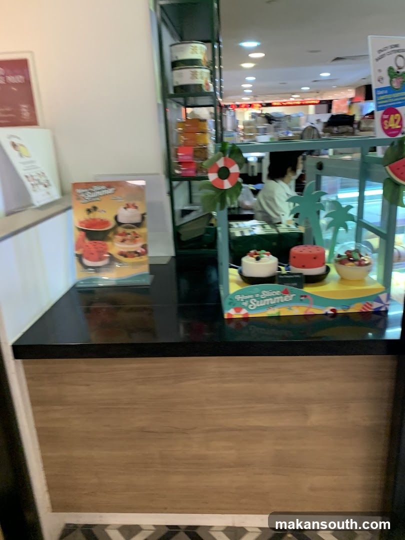 Dessert display