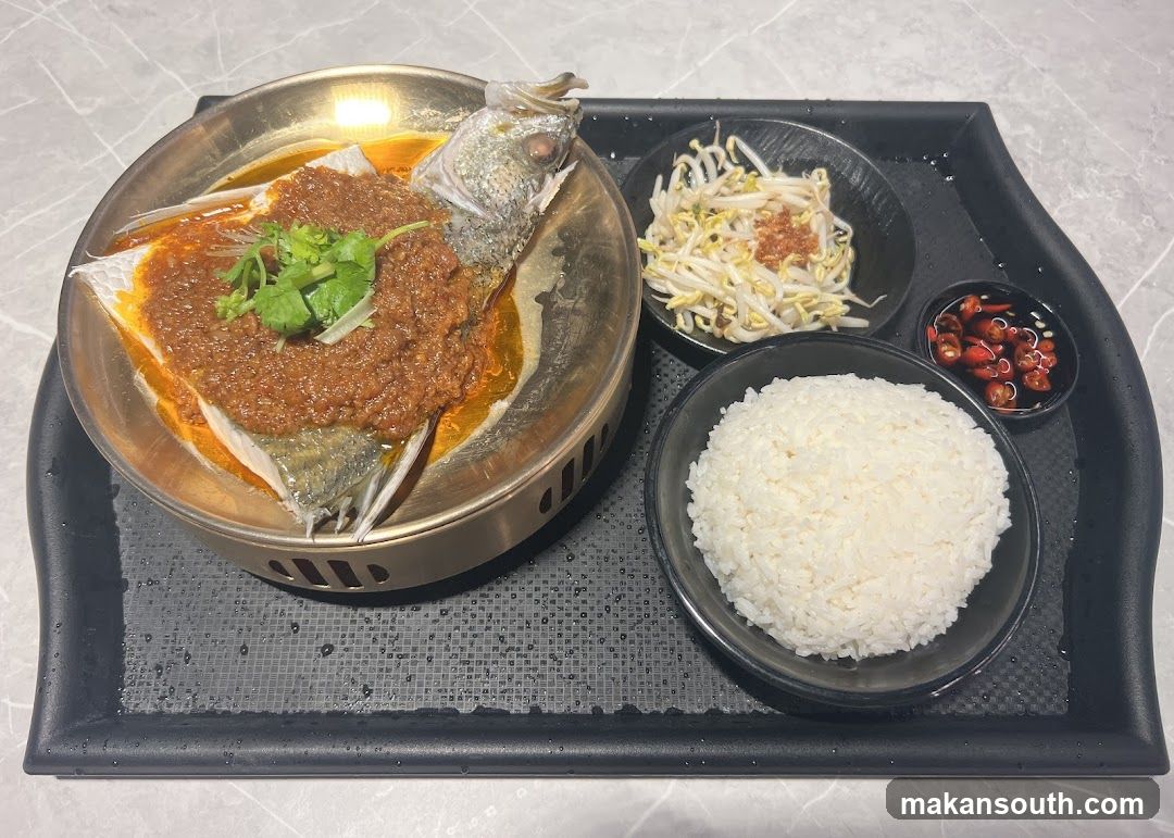 Steamed Fish with Rice and Bean Sprouts
