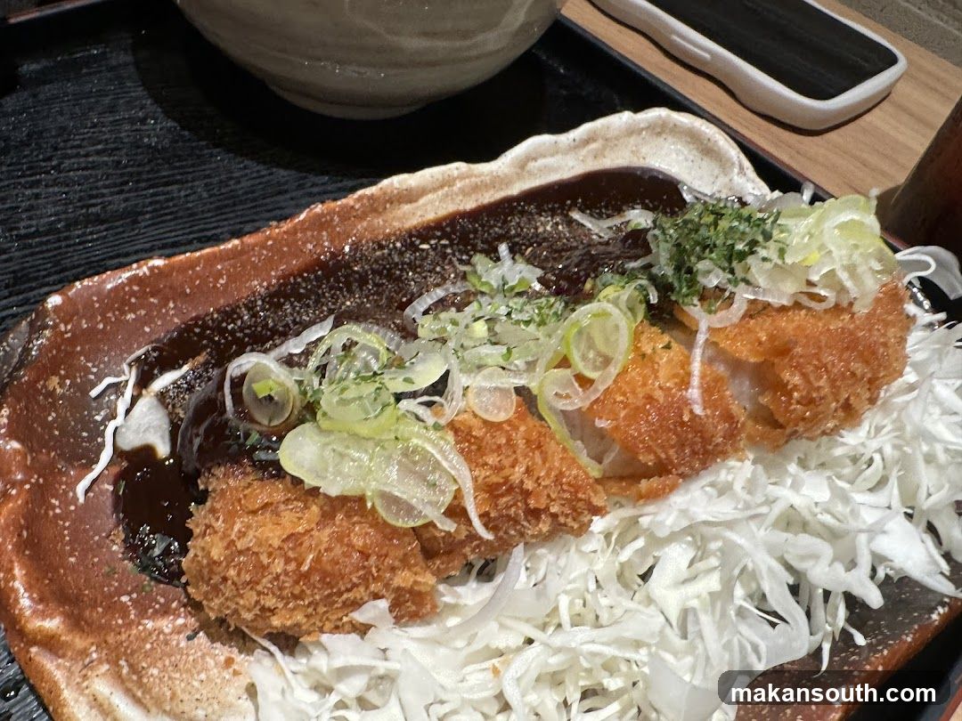 Fried Fish with Sauce and Shredded Cabbage