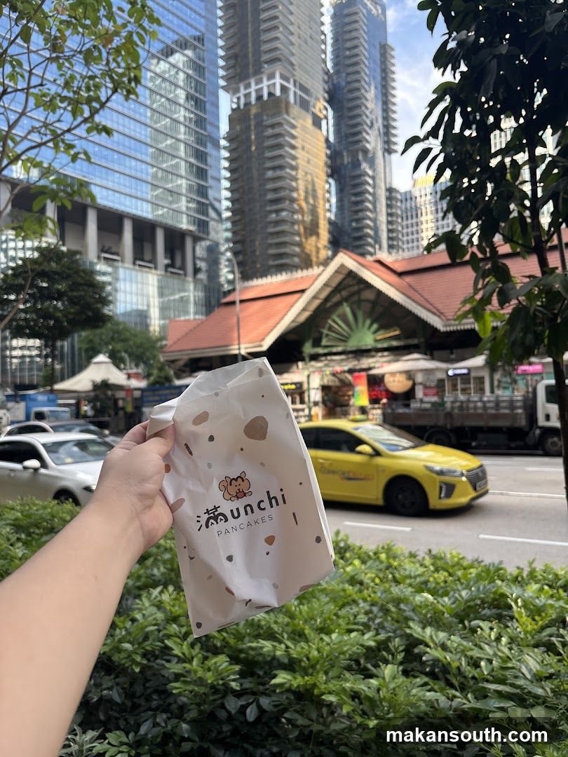 Pancake Bag with Cityscape Background