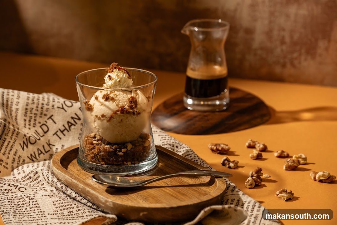 Affogato with nuts