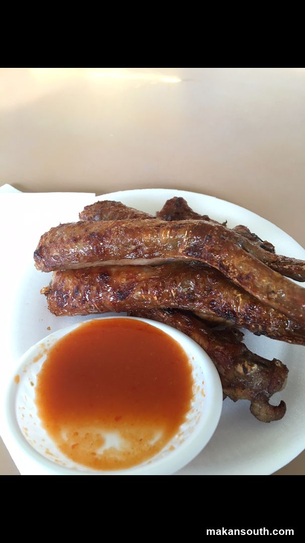Fried Chicken Wings with Dipping Sauce