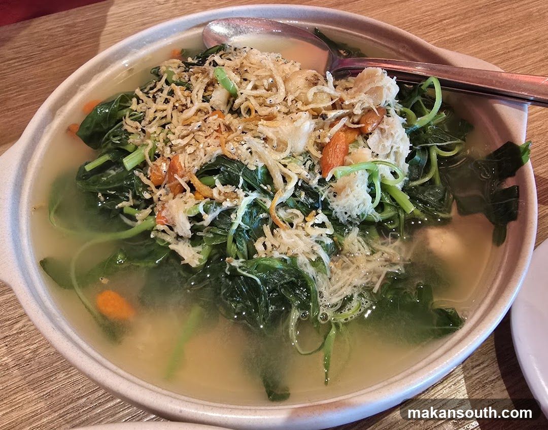 Vegetable Soup with Toppings