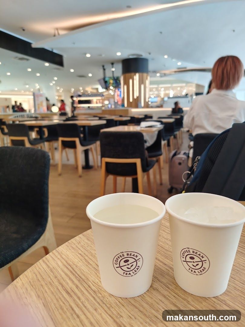 Coffee Bean & Tea Leaf Interior