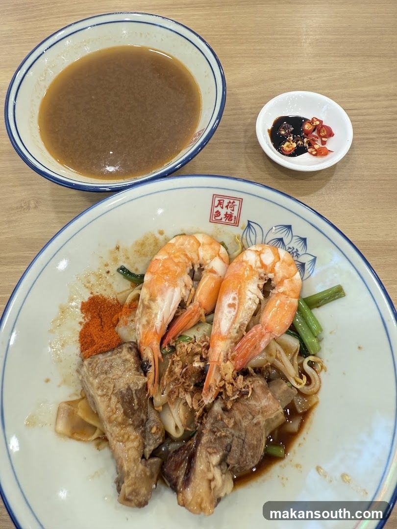 Noodles with Pork Ribs and Prawns