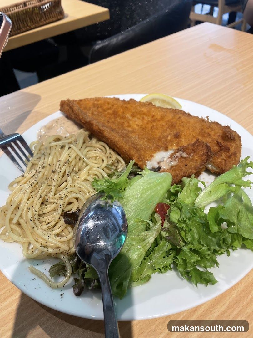 Fried Fish with Pasta and Salad