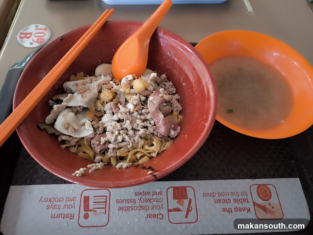 Noodles with Minced Meat and Soup