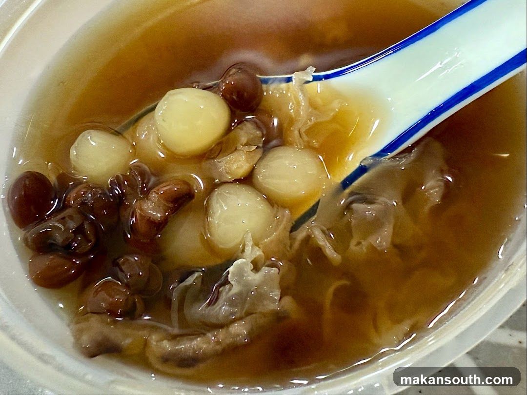 Dessert Soup with Lotus Seeds and Red Beans