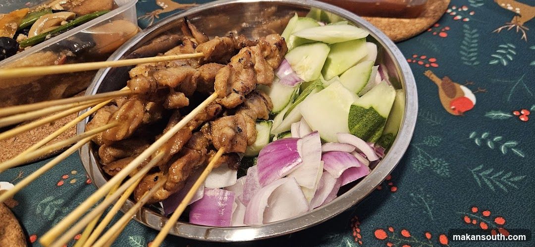 Chicken Satay with Cucumber and Onion
