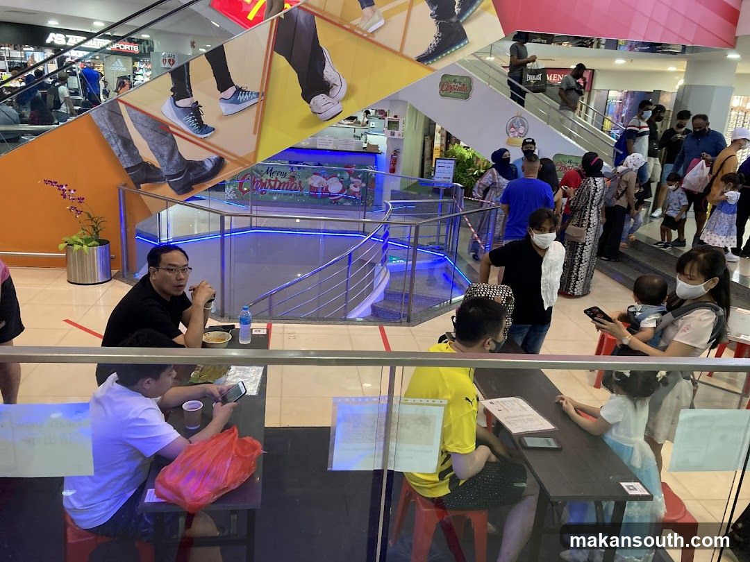 People in a shopping mall