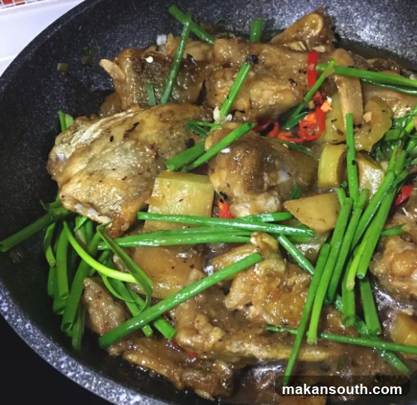 Braised Fish with Potatoes and Scallions