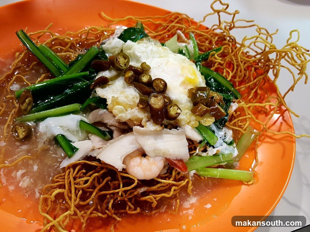 Crispy Noodles with Toppings