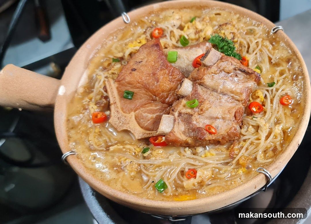 Pork Ribs Claypot Noodles