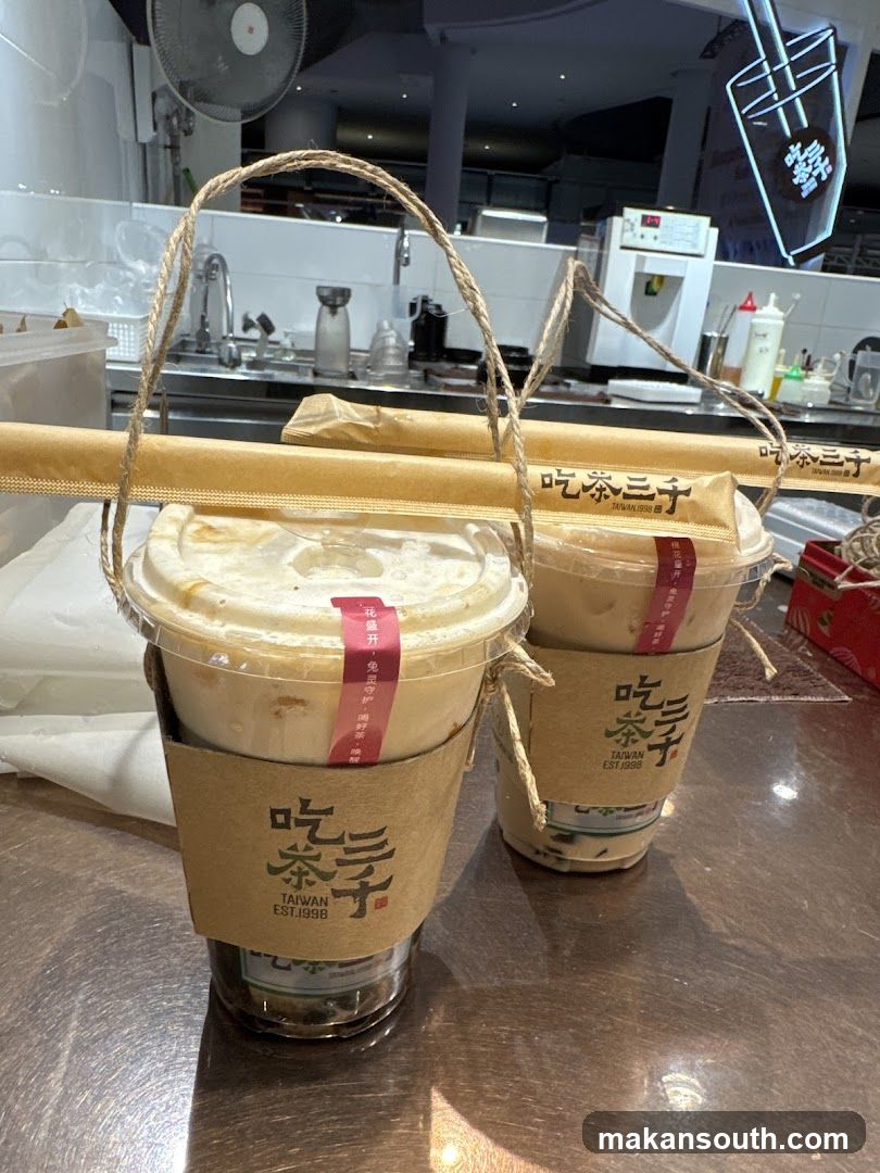 Two bubble tea drinks