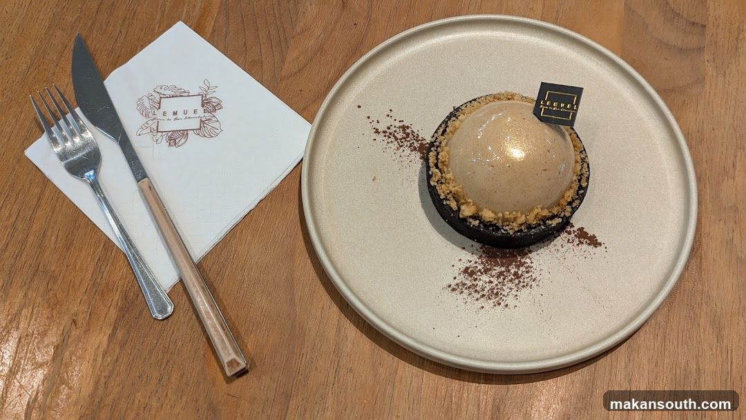Dessert with Coffee Mousse and Crumble