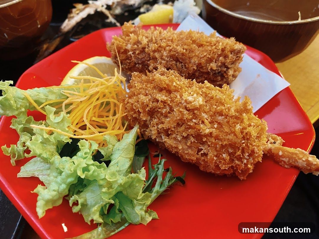 Fried Seafood Skewers with Salad