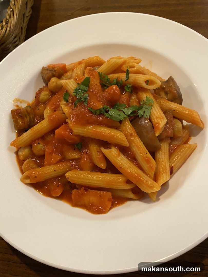 Penne Pasta with Tomato Sauce and Vegetables