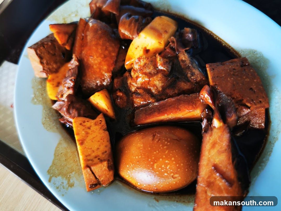 Braised Pork Belly with Tofu and Eggs