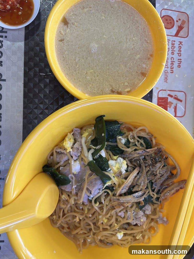 Noodles with Soup and Chili Sauce