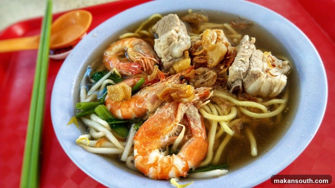 Noodle Soup with Shrimp and Pork Ribs