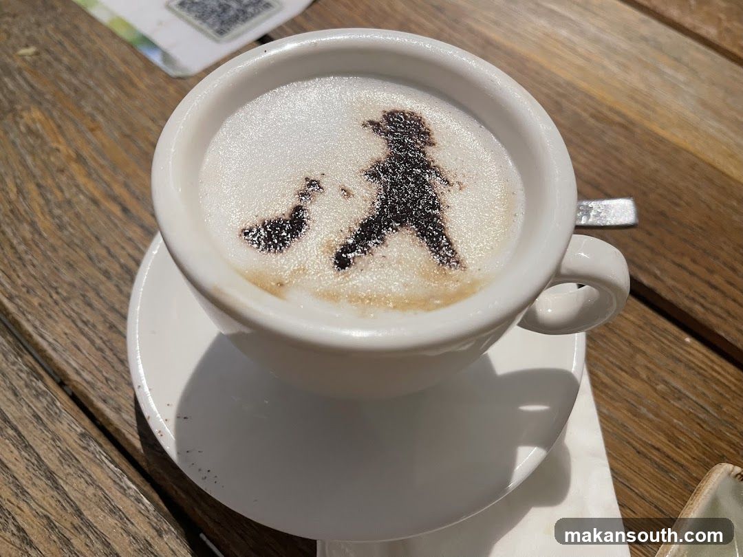 Latte with latte art