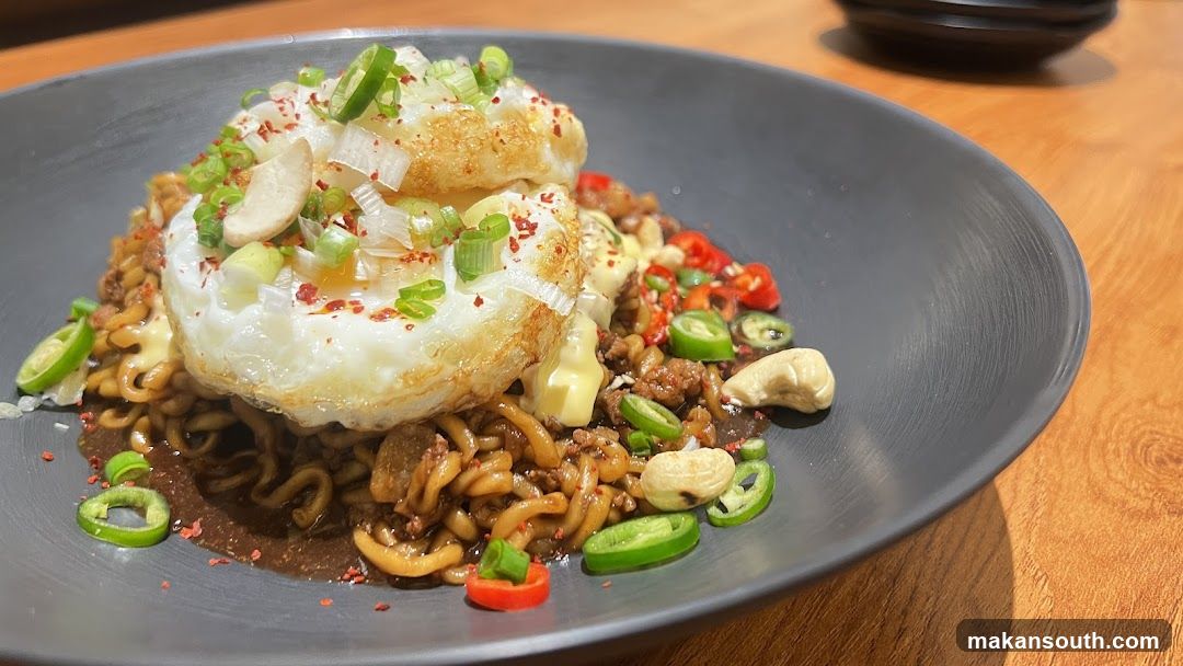 Noodles with Fried Eggs and Chili