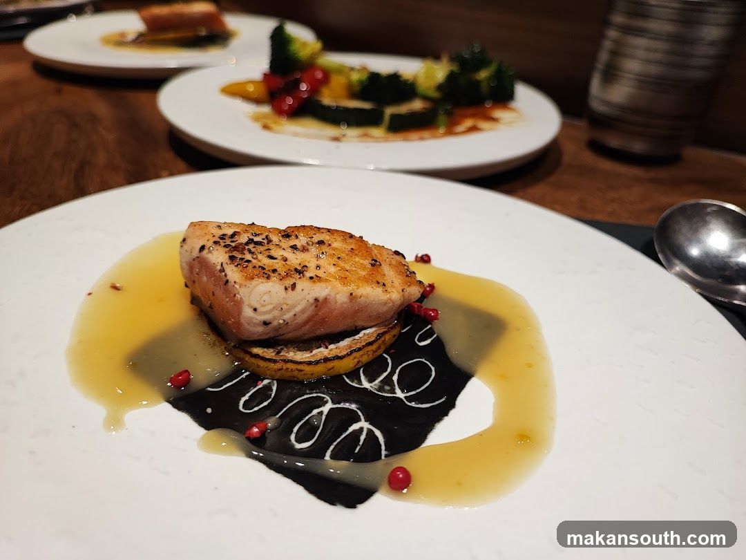 Seared Salmon with Lemon and Sauce