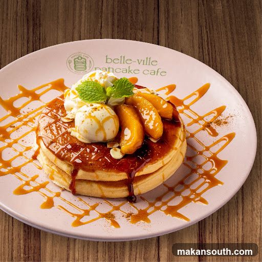 Pancakes with ice cream and fruit