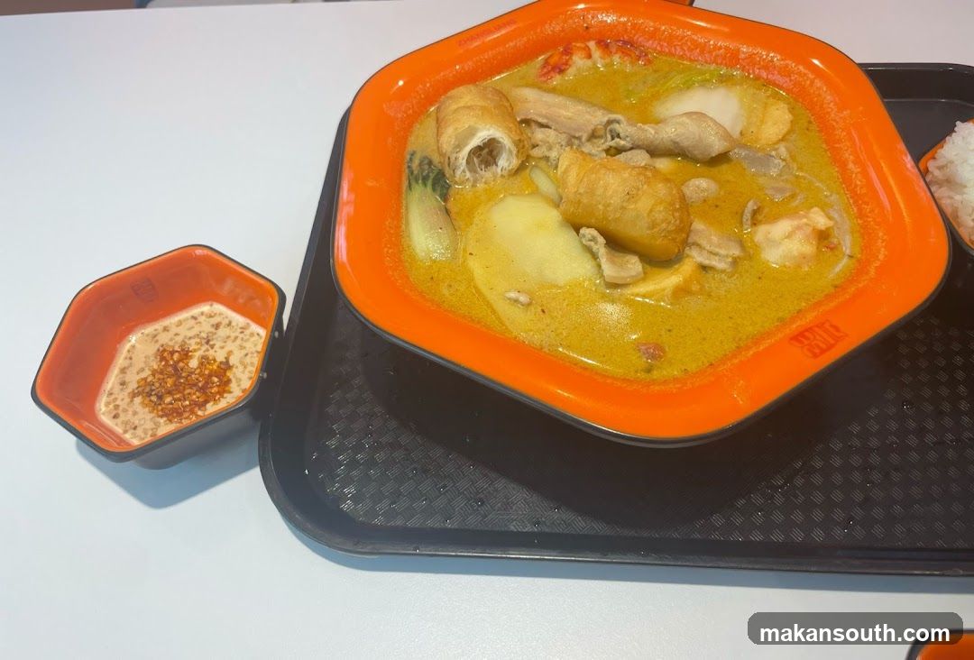 Spicy Noodle Soup with Side Dish
