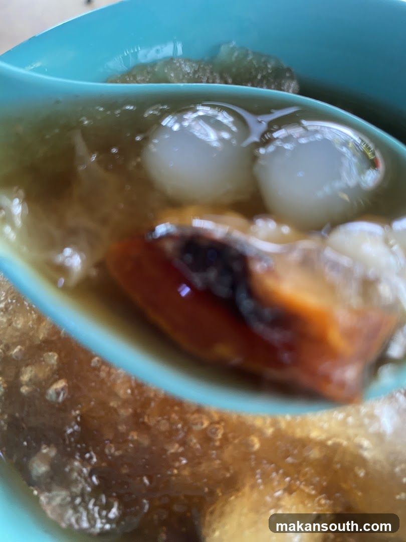 Dessert with Tapioca Balls and Fruit
