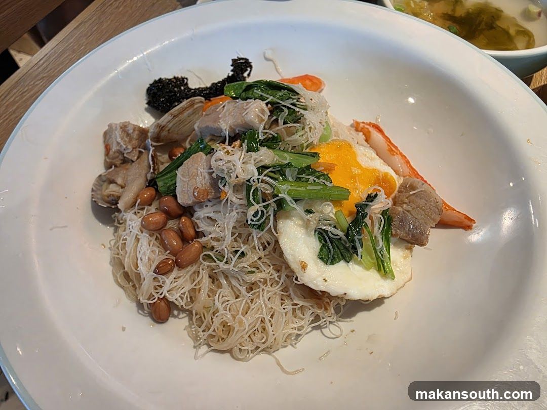 Noodles with Pork, Egg, and Vegetables