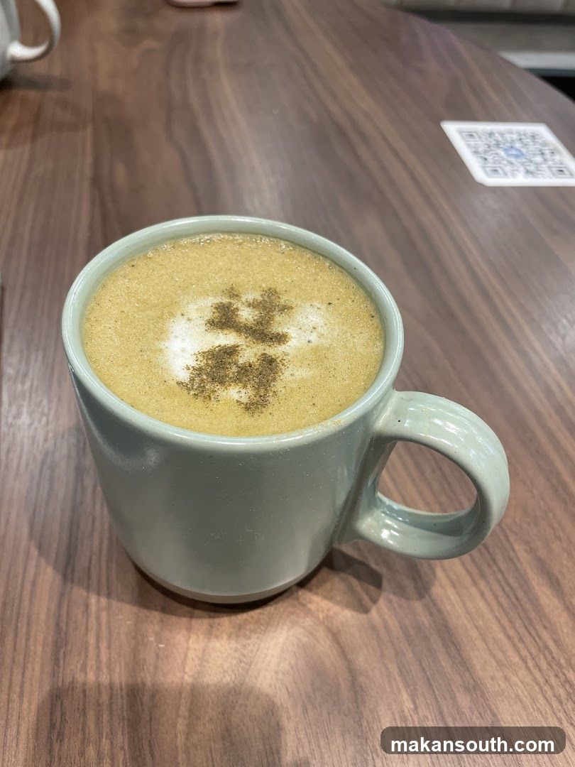 Latte with Powdered Topping