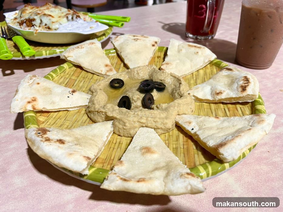 Hummus with Pita Bread