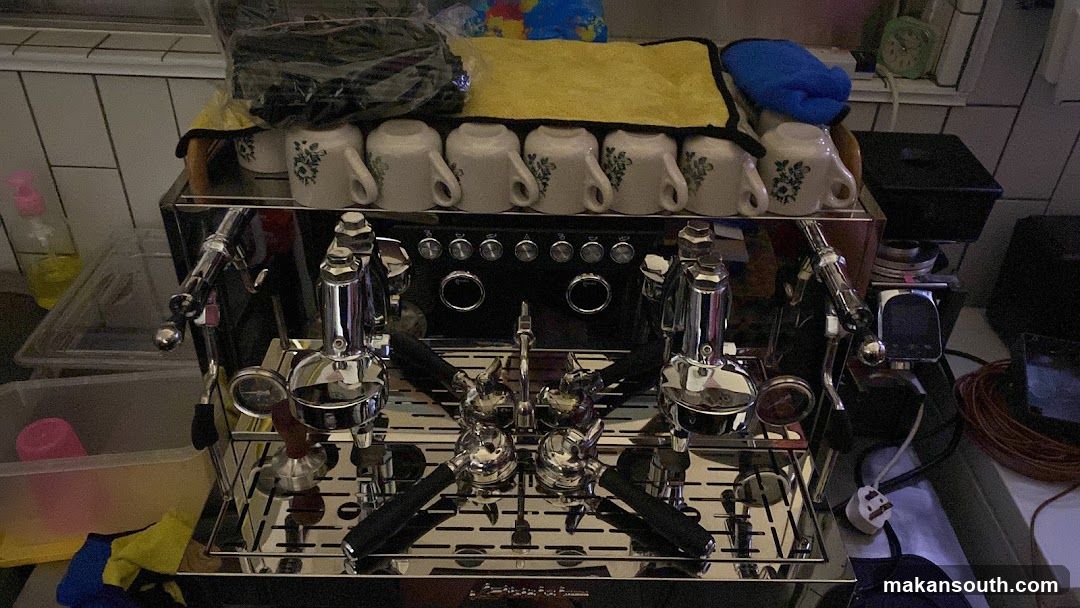 Espresso Machine and Cups
